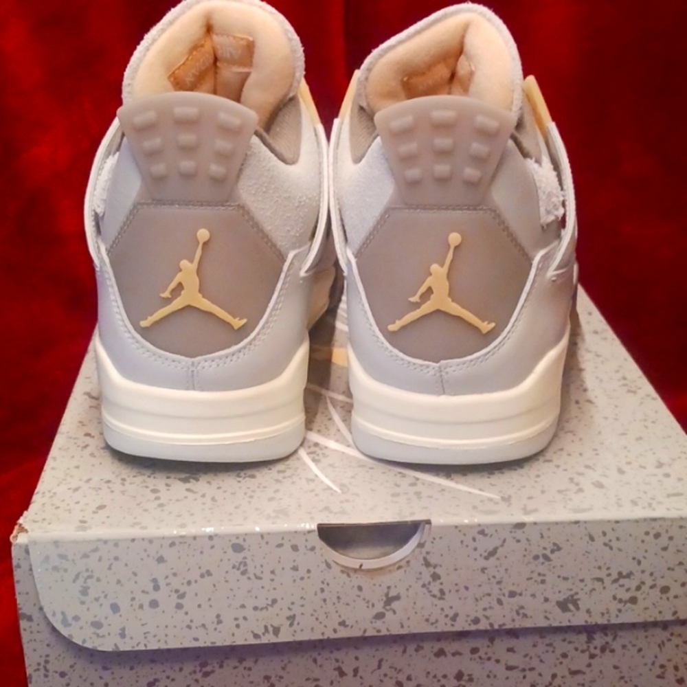 AIR JORDAN 4 RETRO SE CRAFT - Picture 2 of 8